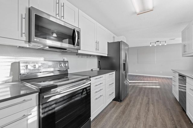 1255 Lovers LN, Bastrop, TX 78602