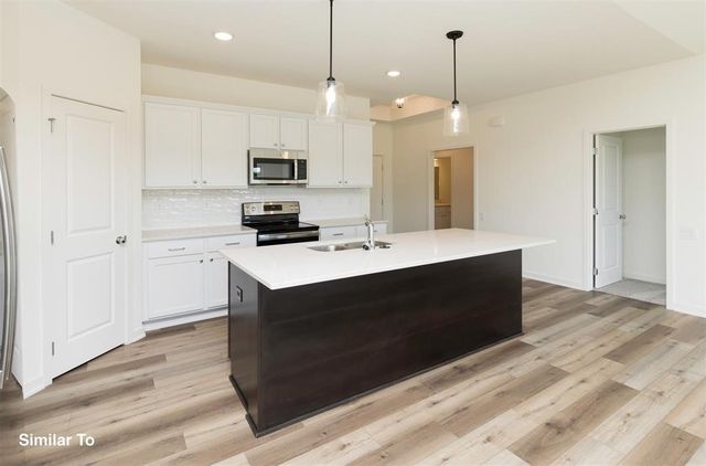 8905 Beery Place, Johnston, IA 50131