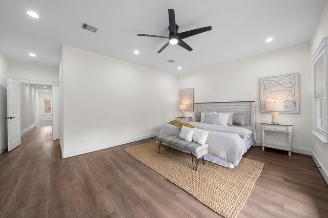 3408 Garapan Street C, Houston, TX 77091