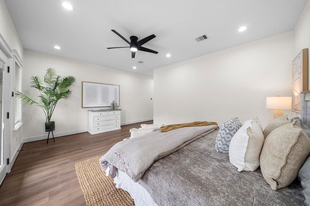 3408 Garapan Street C, Houston, TX 77091