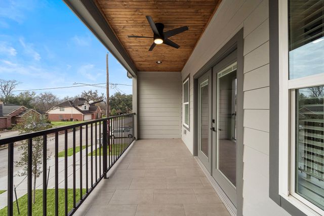 3408 Garapan Street C, Houston, TX 77091
