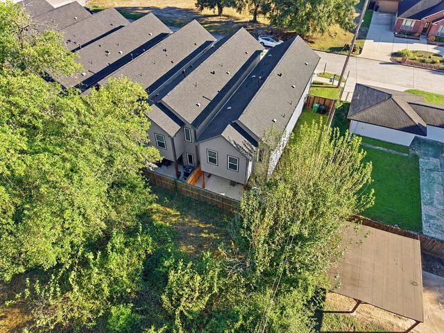 3408 Garapan Street C, Houston, TX 77091