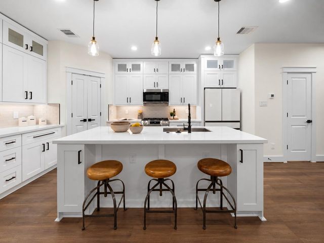 3408 Garapan Street C, Houston, TX 77091