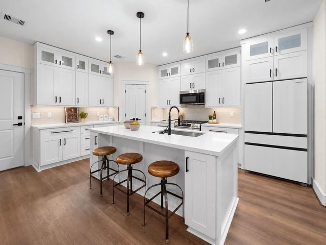 3408 Garapan Street C, Houston, TX 77091