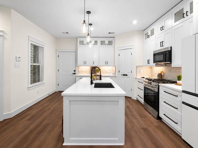 3408 Garapan Street C, Houston, TX 77091