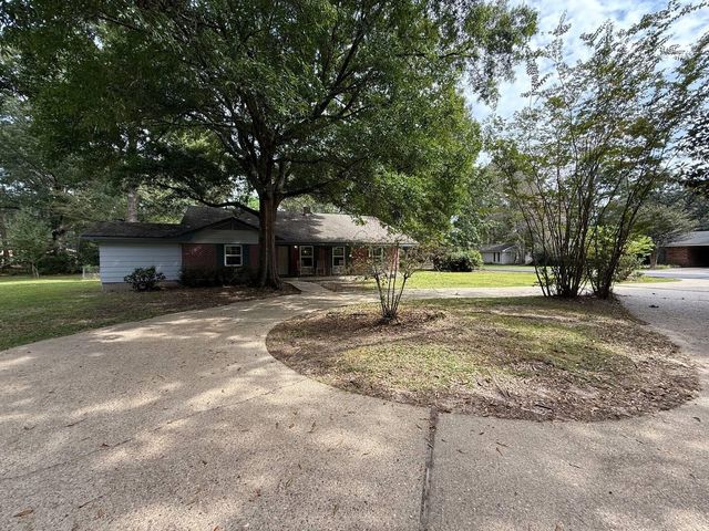2707 Julienne Pl, Hattiesburg, MS 39402