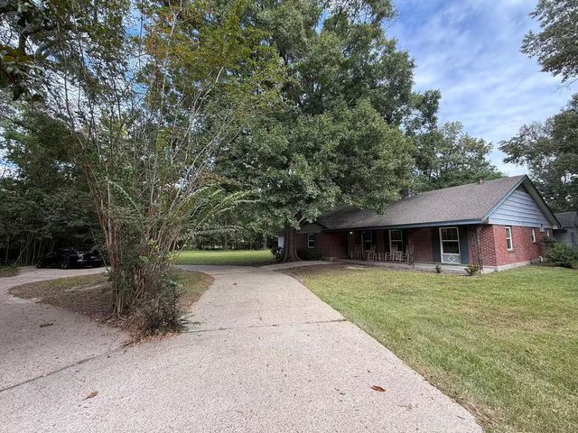 2707 Julienne Pl, Hattiesburg, MS 39402