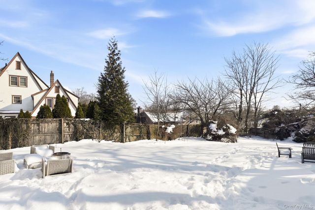 5 Lafayette Drive, Port Chester, NY 10573