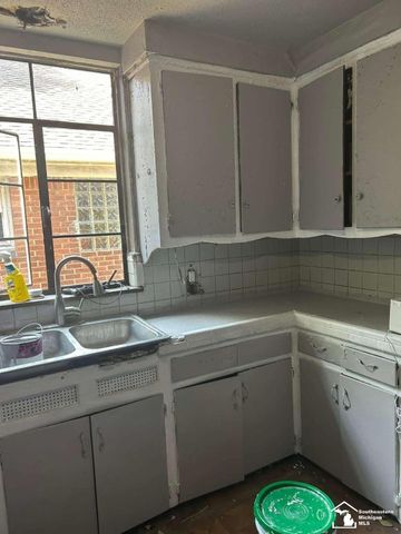 15016 Troester Street, Detroit, MI 48205