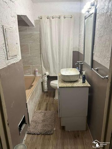 15016 Troester Street, Detroit, MI 48205