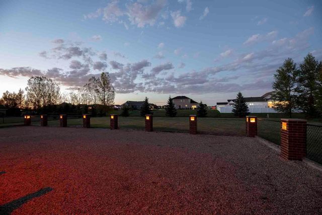 4814 37th Avenue N, Reile's Acres, ND 58102