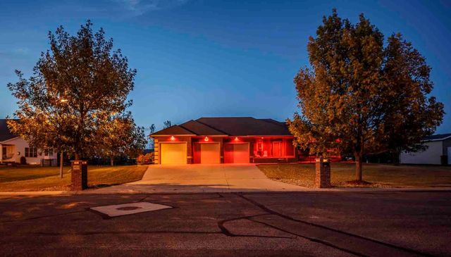 4814 37th Avenue N, Reile's Acres, ND 58102