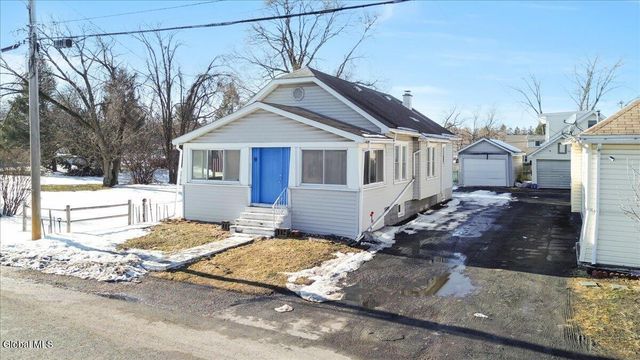 9 Elmhurst Avenue, Colonie, NY 12205