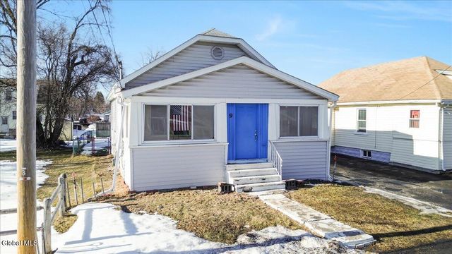 9 Elmhurst Avenue, Colonie, NY 12205