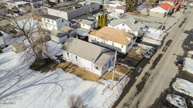 9 Elmhurst Avenue, Colonie, NY 12205