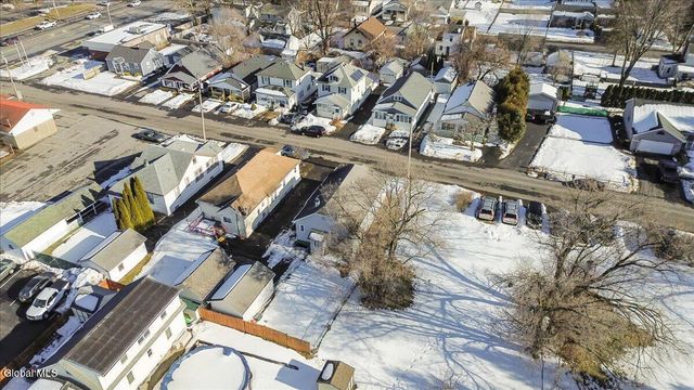 9 Elmhurst Avenue, Colonie, NY 12205