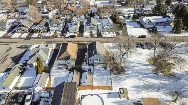 9 Elmhurst Avenue, Colonie, NY 12205