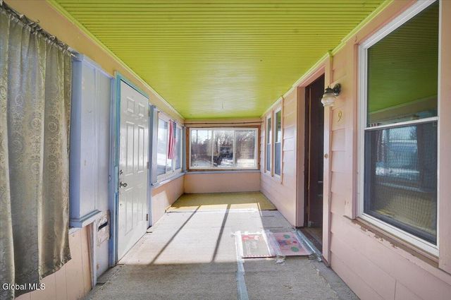 9 Elmhurst Avenue, Colonie, NY 12205