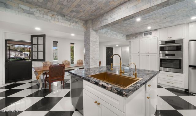 7240 N VIA DE LA MONTANA --, Scottsdale, AZ 85258