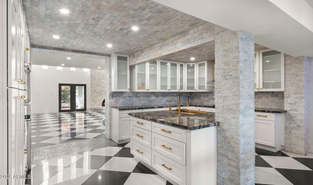 7240 N VIA DE LA MONTANA --, Scottsdale, AZ 85258