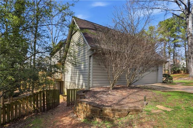 315 Spindletree Trace, Roswell, GA 30076