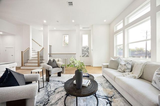 1713 Mary Street, Houston, TX 77026