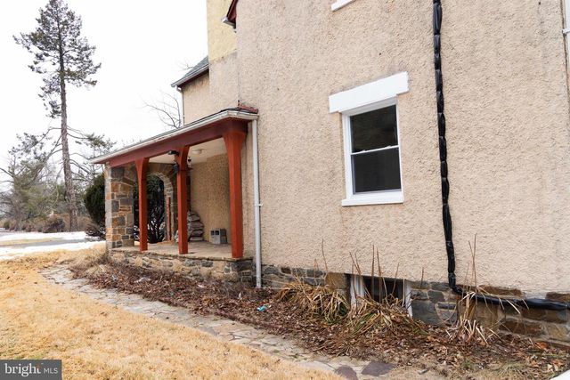 6305 E FORDHAM DR, Baltimore, MD 21215