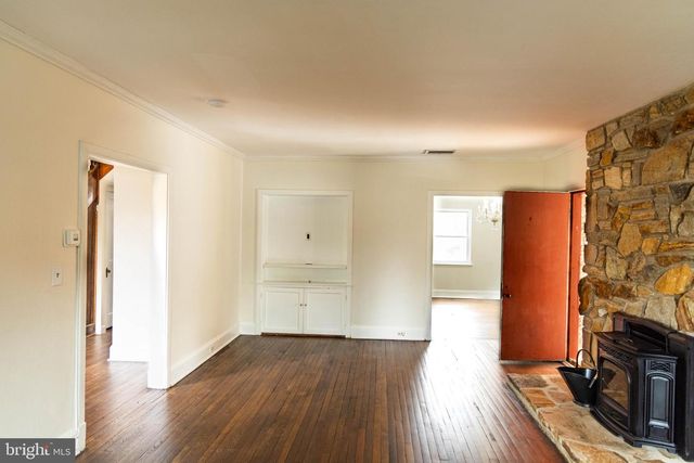 6305 E FORDHAM DR, Baltimore, MD 21215