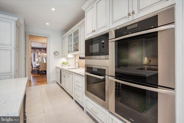 8917 HARVEST SQUARE CT, Potomac, MD 20854