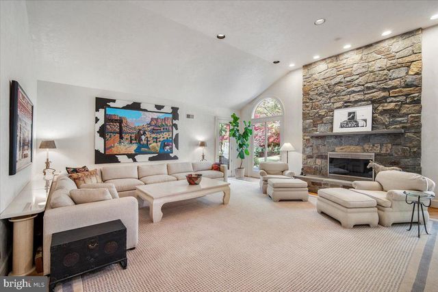 8917 HARVEST SQUARE CT, Potomac, MD 20854