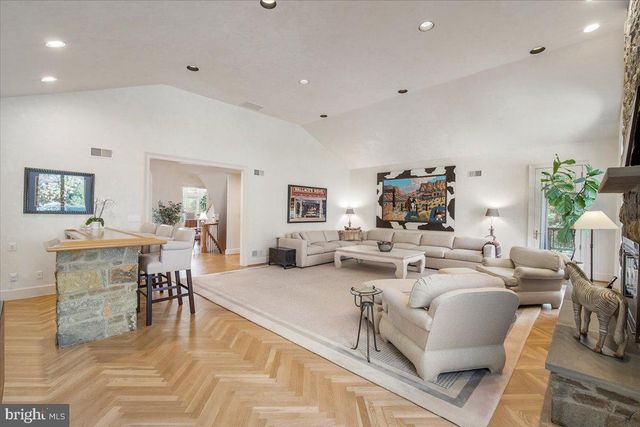 8917 HARVEST SQUARE CT, Potomac, MD 20854