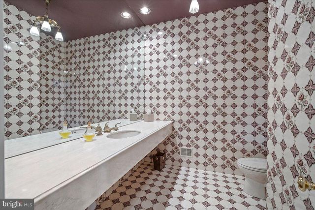 8917 HARVEST SQUARE CT, Potomac, MD 20854