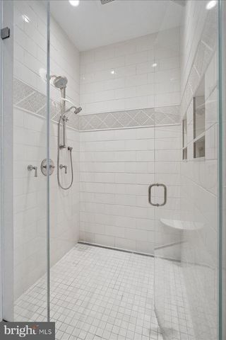 8917 HARVEST SQUARE CT, Potomac, MD 20854