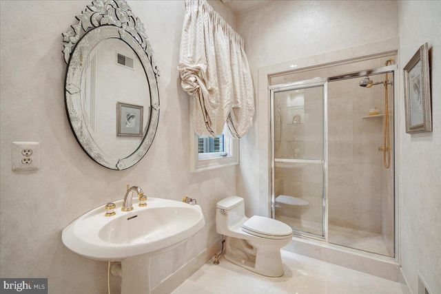 8917 HARVEST SQUARE CT, Potomac, MD 20854