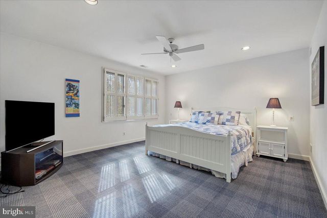 8917 HARVEST SQUARE CT, Potomac, MD 20854