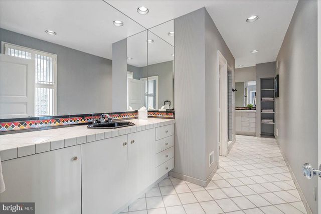 8917 HARVEST SQUARE CT, Potomac, MD 20854