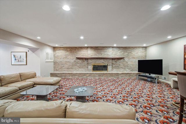 8917 HARVEST SQUARE CT, Potomac, MD 20854