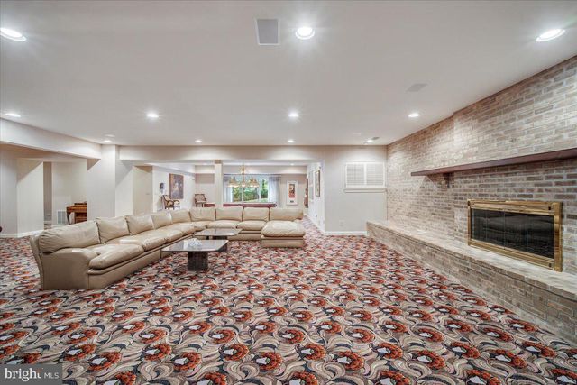 8917 HARVEST SQUARE CT, Potomac, MD 20854