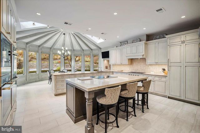 8917 HARVEST SQUARE CT, Potomac, MD 20854