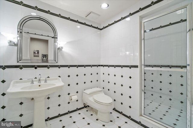 8917 HARVEST SQUARE CT, Potomac, MD 20854