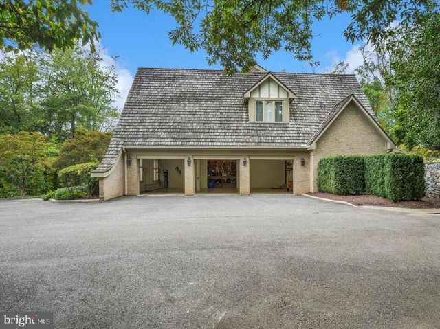 8917 HARVEST SQUARE CT, Potomac, MD 20854