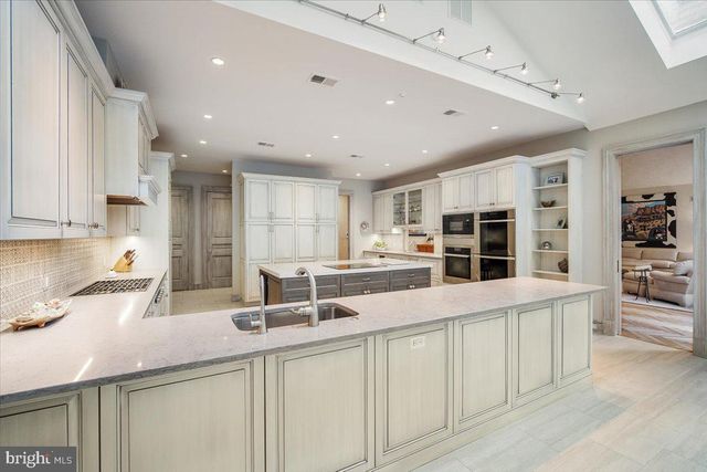 8917 HARVEST SQUARE CT, Potomac, MD 20854