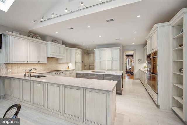 8917 HARVEST SQUARE CT, Potomac, MD 20854