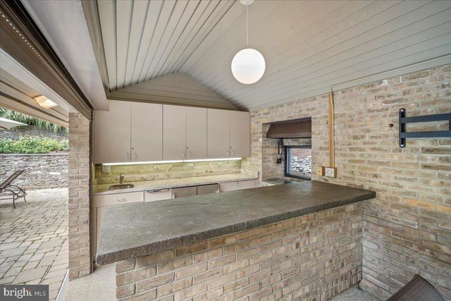 8917 HARVEST SQUARE CT, Potomac, MD 20854