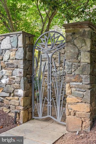 8917 HARVEST SQUARE CT, Potomac, MD 20854