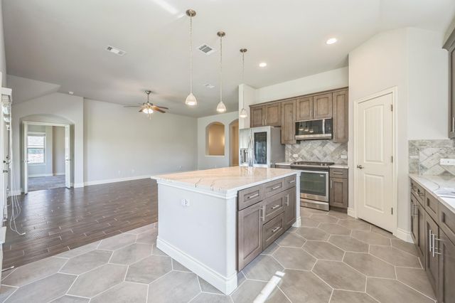 101 Lismore ST, Hutto, TX 78634