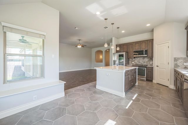 101 Lismore ST, Hutto, TX 78634