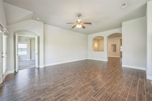 101 Lismore ST, Hutto, TX 78634