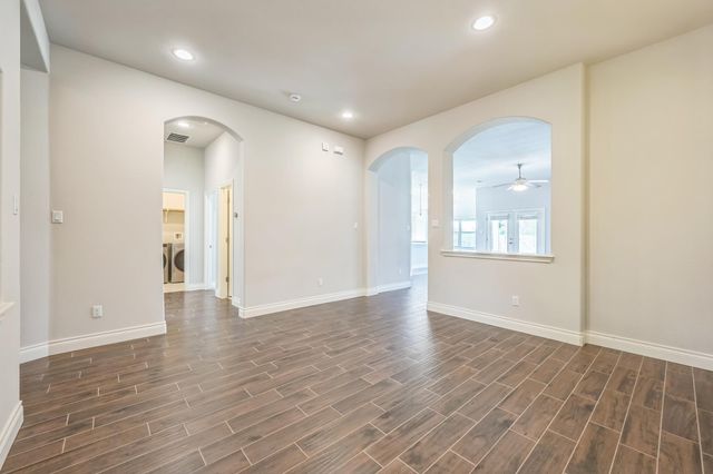 101 Lismore ST, Hutto, TX 78634