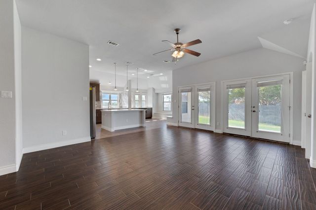 101 Lismore ST, Hutto, TX 78634